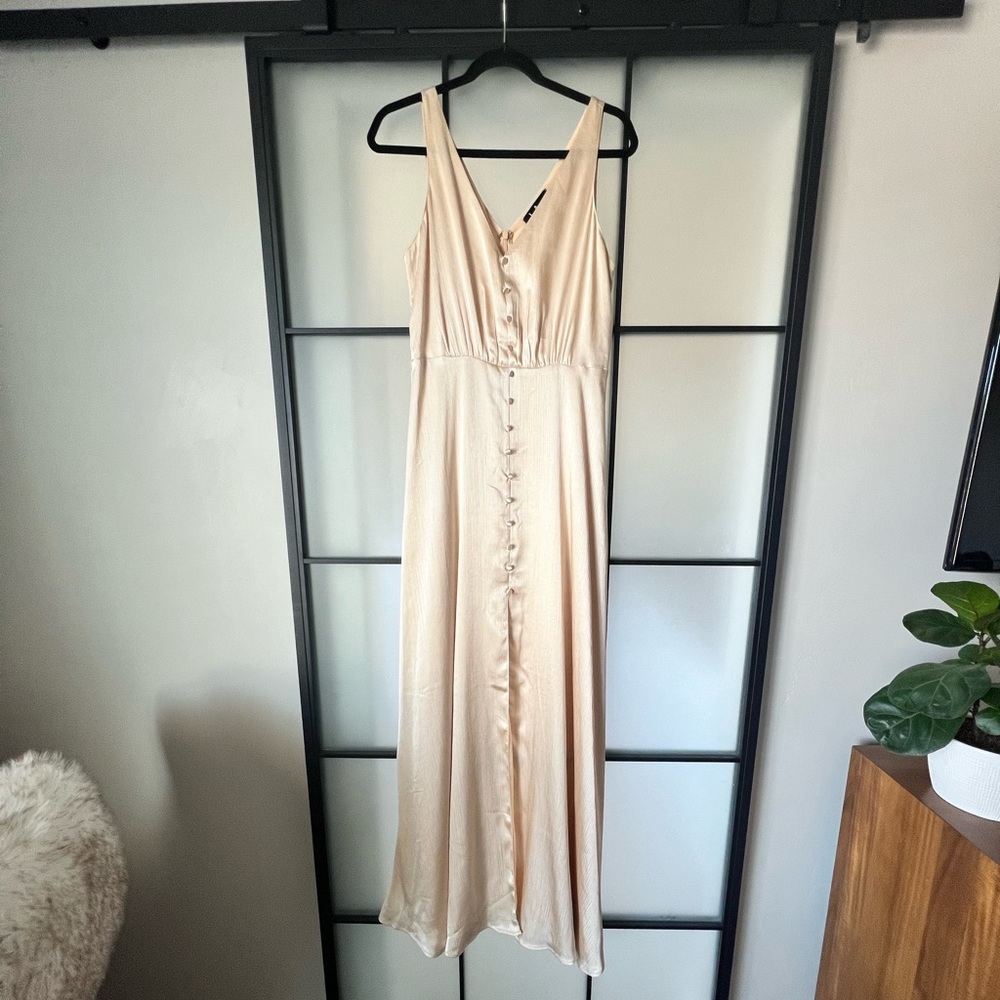 Lulus champagne color dress size M